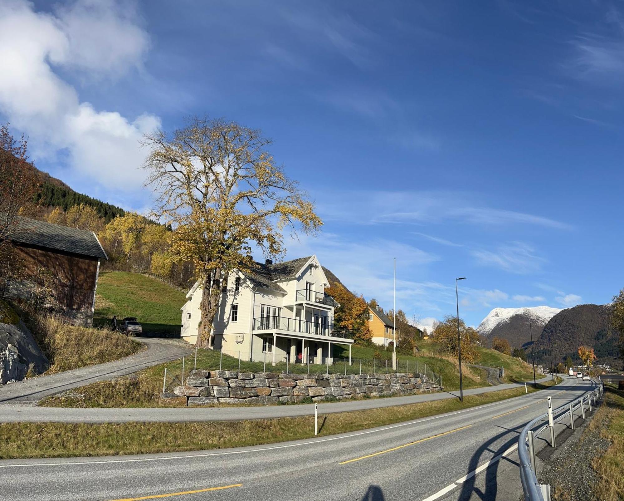 Husslattene Apartments With Terrace Skei  Buitenkant foto